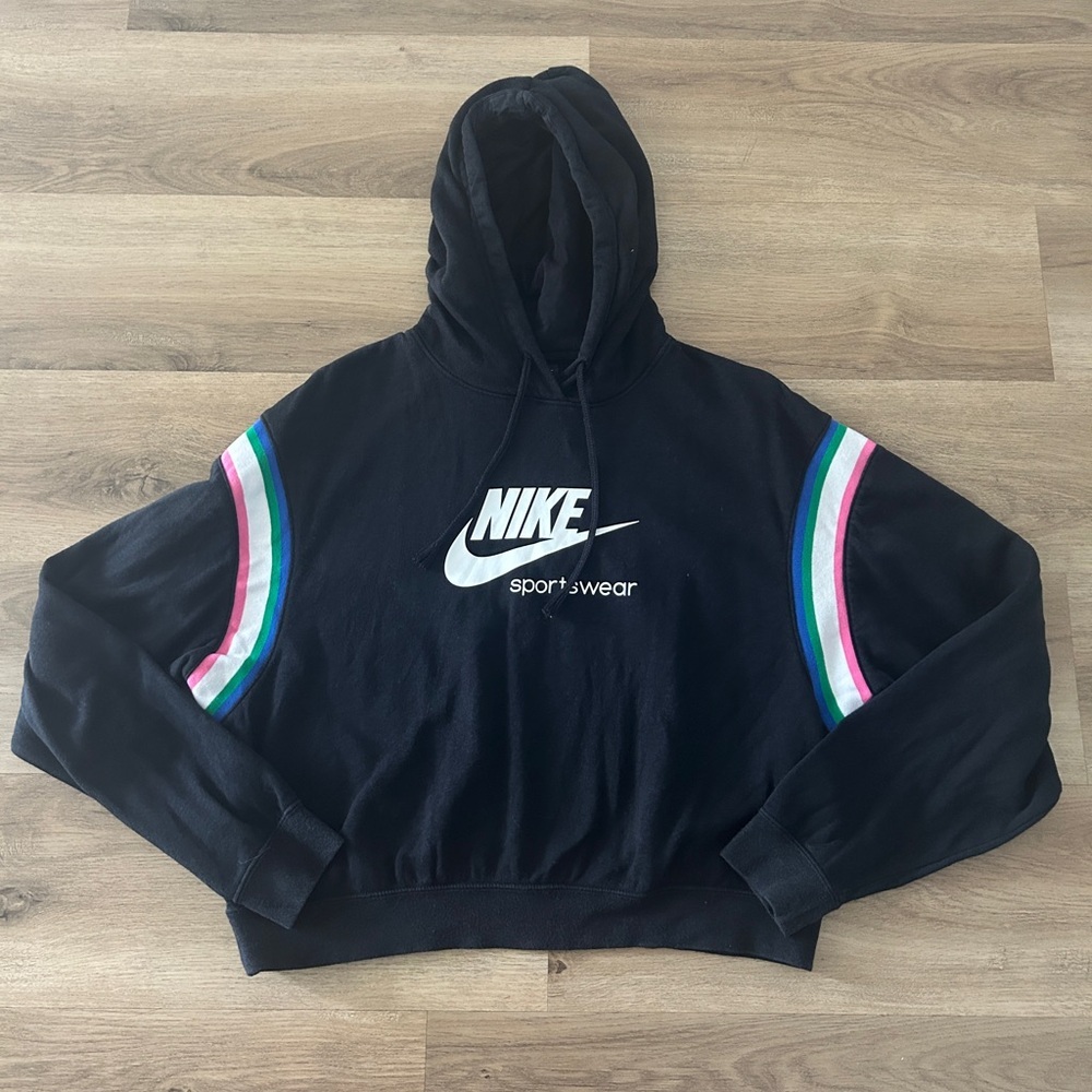 Vintage Nike Woman’s Sportswear Cropped Hoodie – Size Medium- EUC